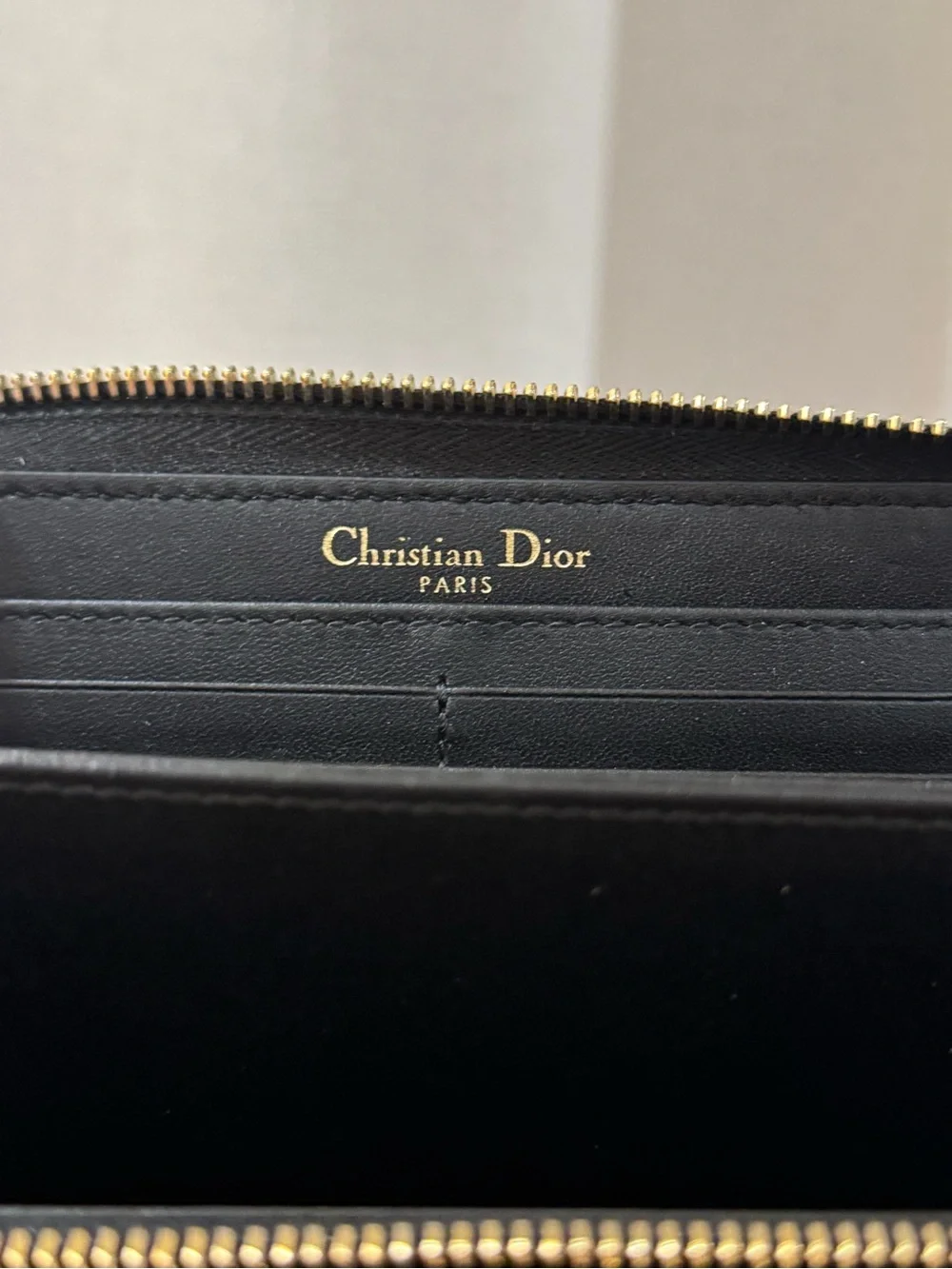Dior 30 Montaigne Voyageur long wallet black authentic